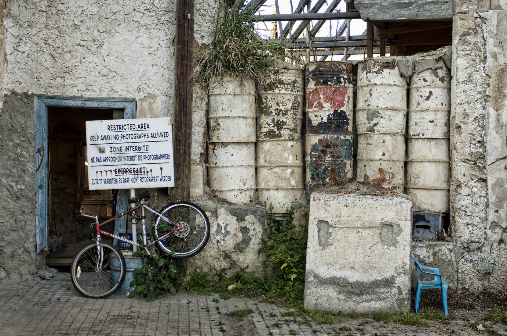 Smiling-Barricade-Nicosia-South--1660x1102.jpg